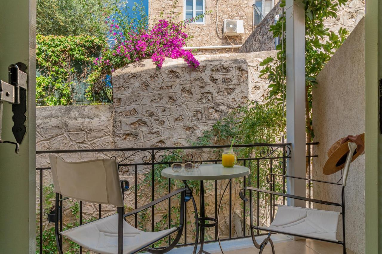 Arolithos Hotel Spetses Town Ngoại thất bức ảnh